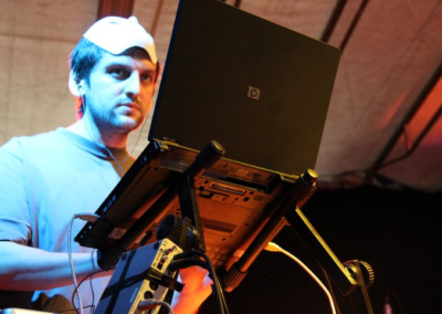 Galateo Animale is an experimental band, deconstructed arts and music makers